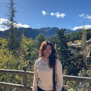 Meet your Posher, Andrea